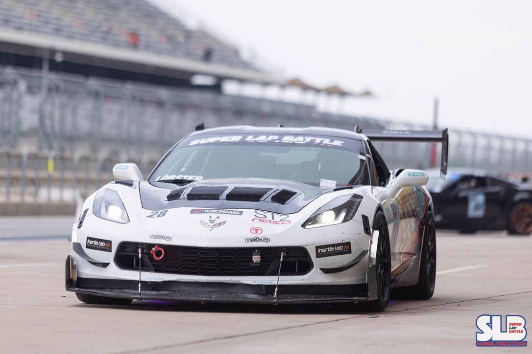 The #28 in pit lane at Super Lap Battle